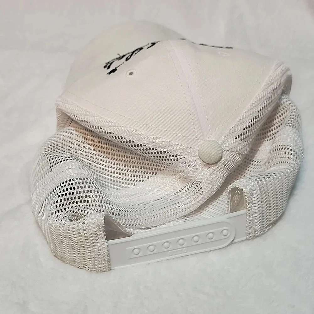 🧢 Men's The Black Lab Winner SD White Mesh Trucker Hat – Vintage South Dakota - Picture 4 of 7